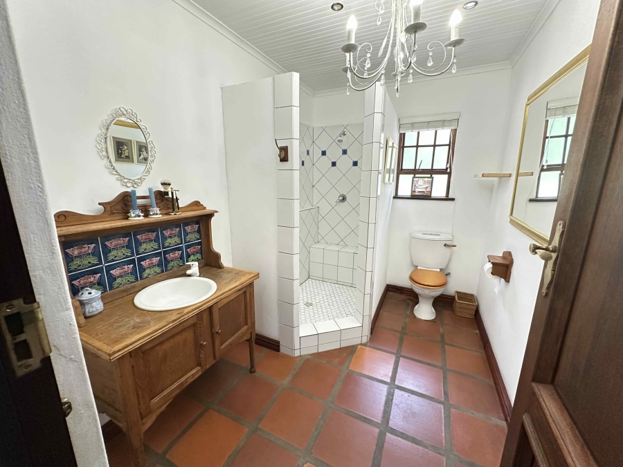 6 Bedroom Property for Sale in Kingfisher Creek Western Cape